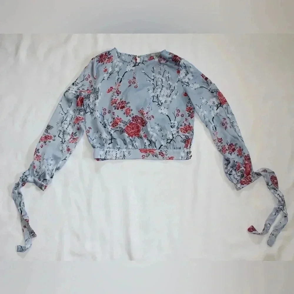 Sweet Rain Blouse Top SMALL Floral Long Flowing Sleeves Polyester Dressy Stylish